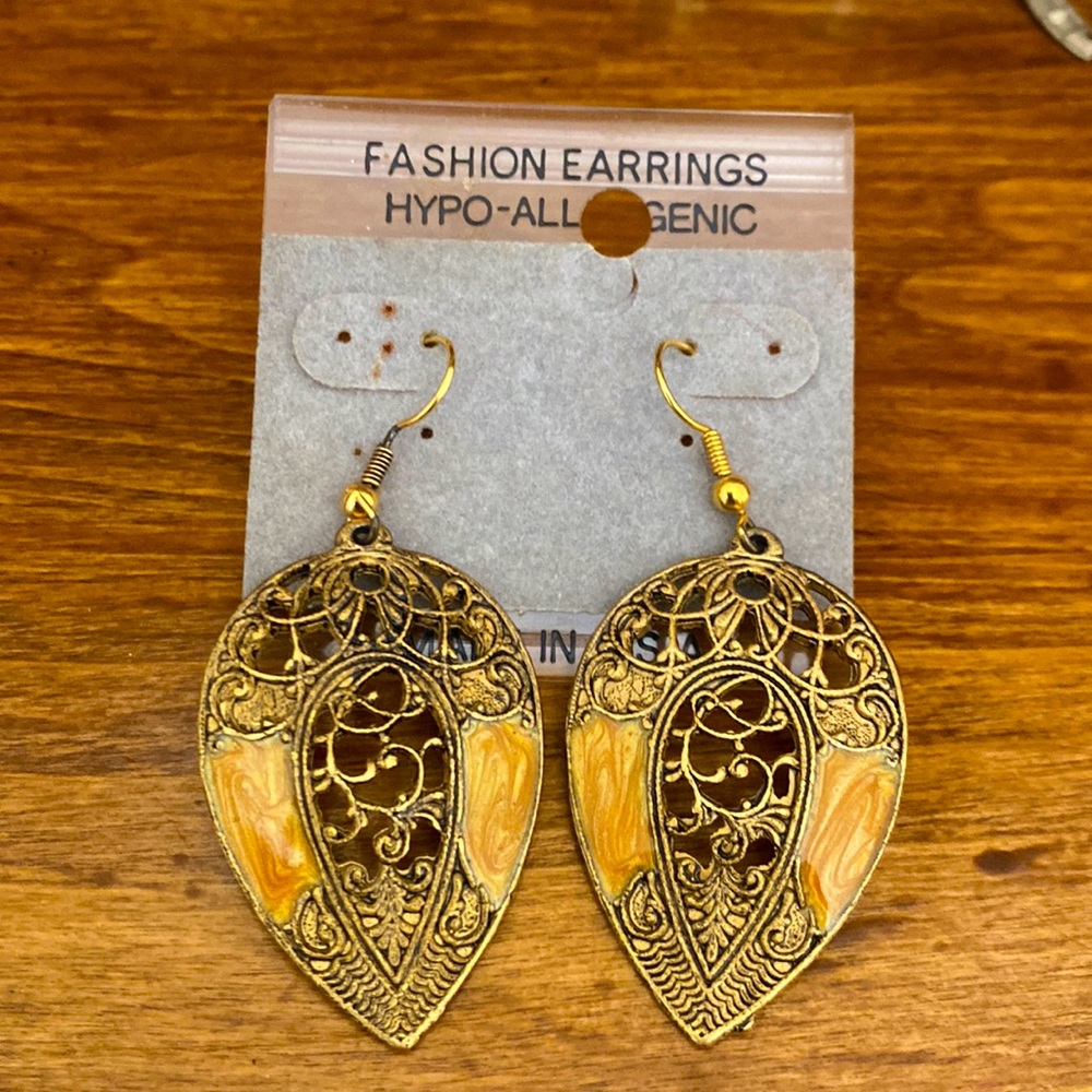Brand new women’s earrings